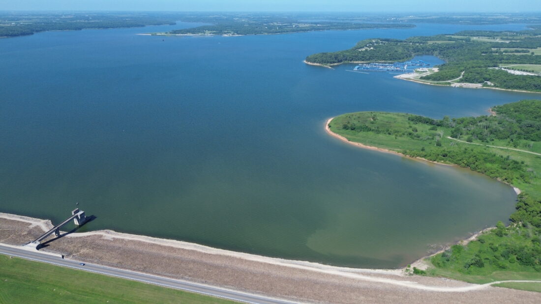 State lifts health advisory for blue-green algae at Clinton Lake